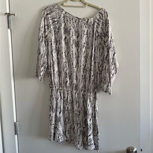 Soft Joie Black and White Long Sleeve Dress